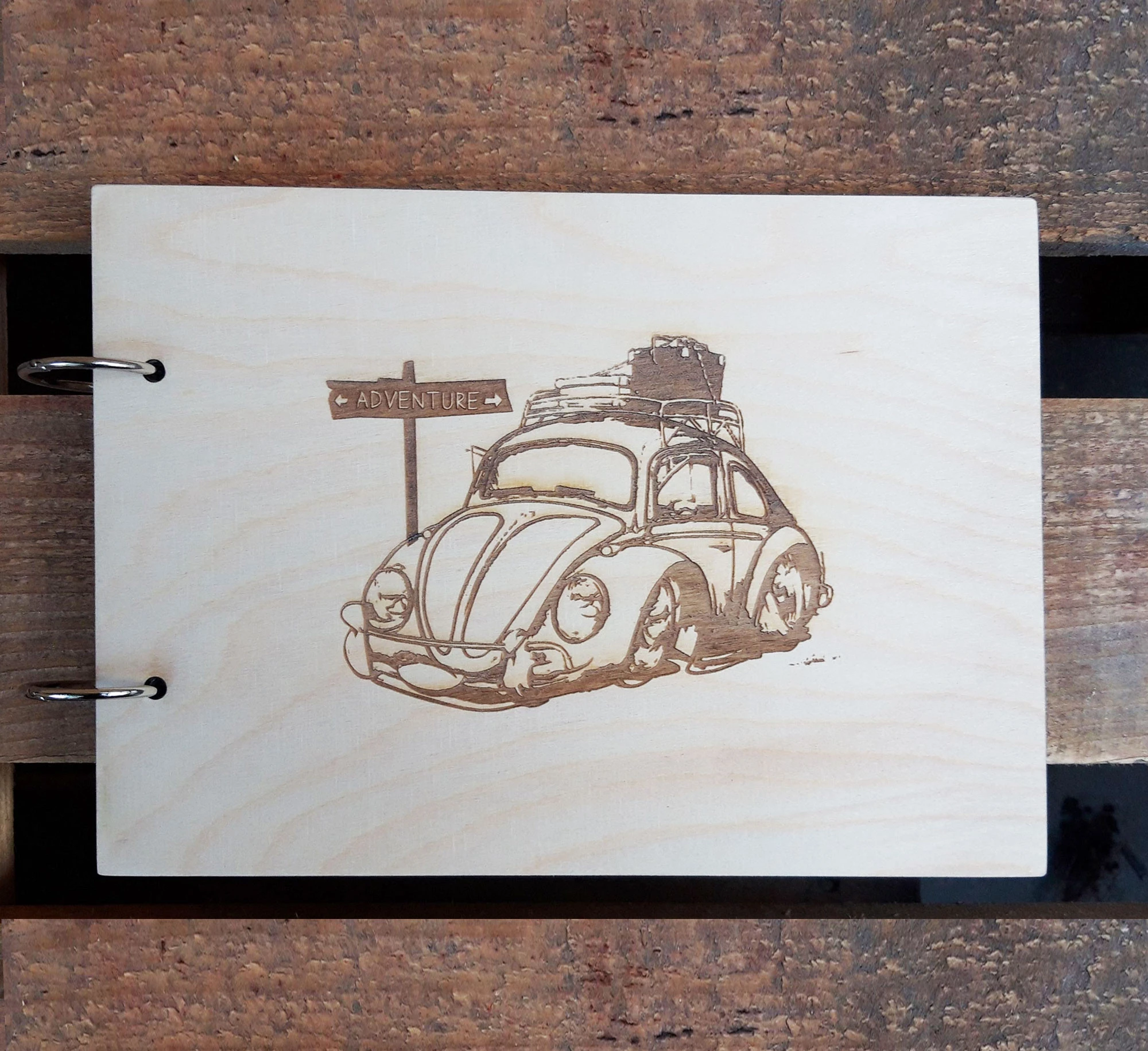 Малък, дървен албум за снимки - Приключение