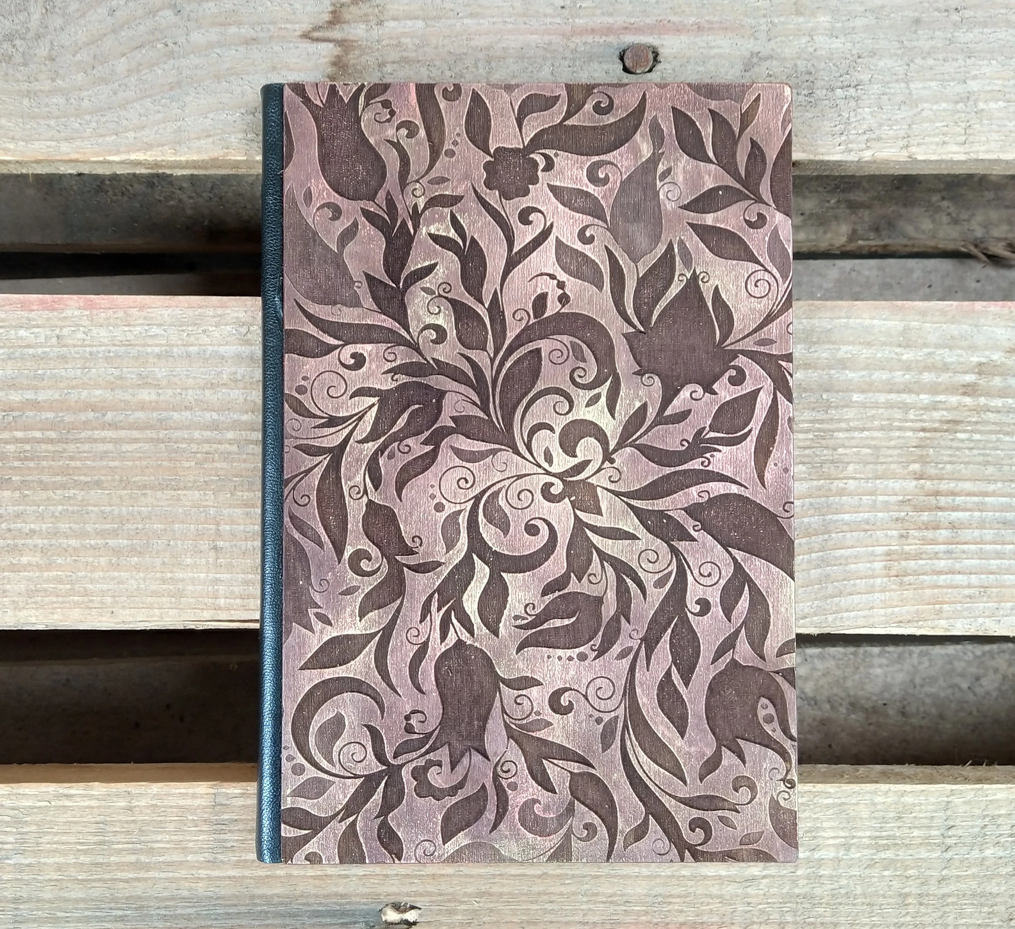 Луксозен тефтер с дървени корици - Плетеница