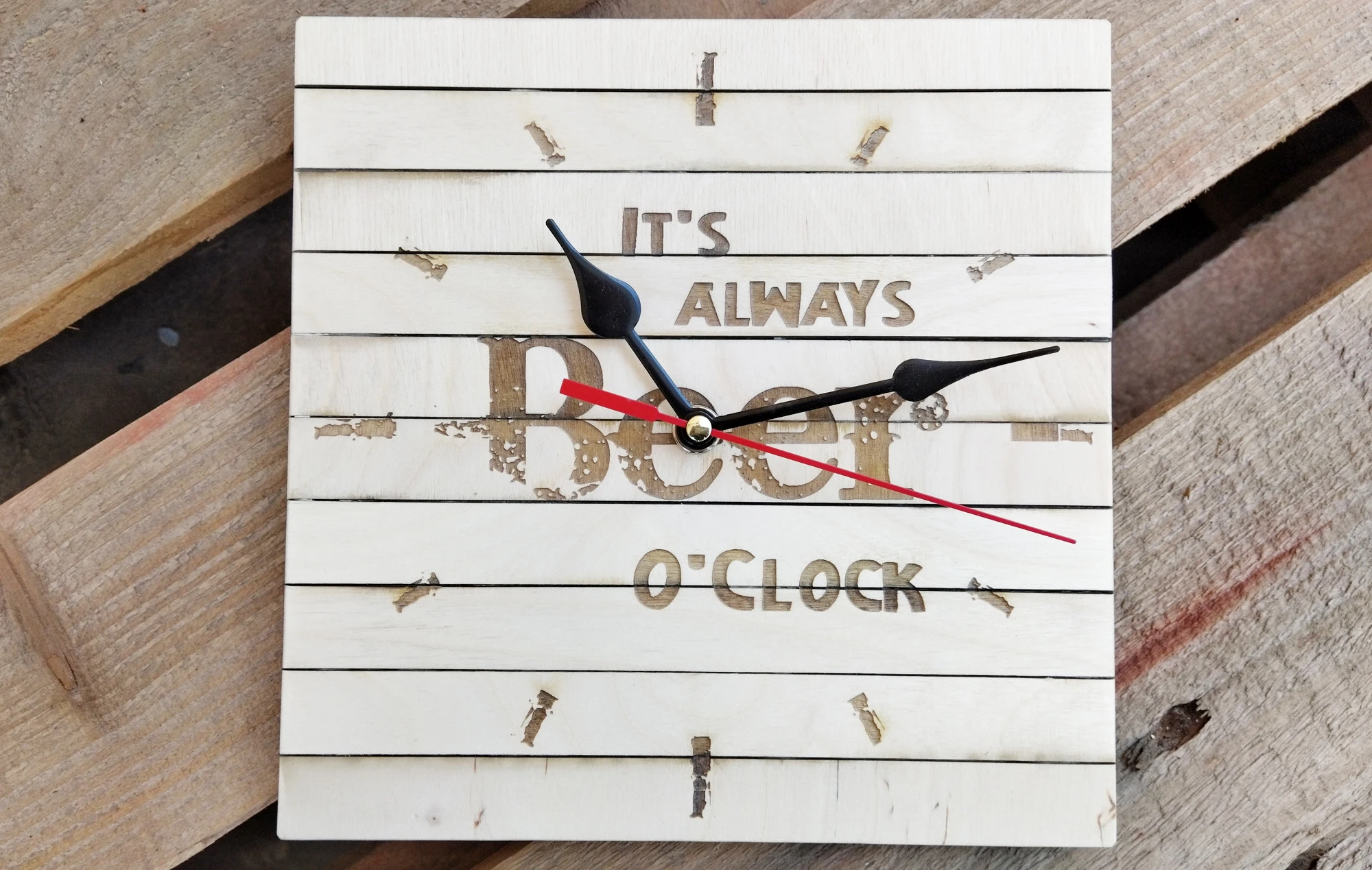 Дървен часовник за стена - Beer