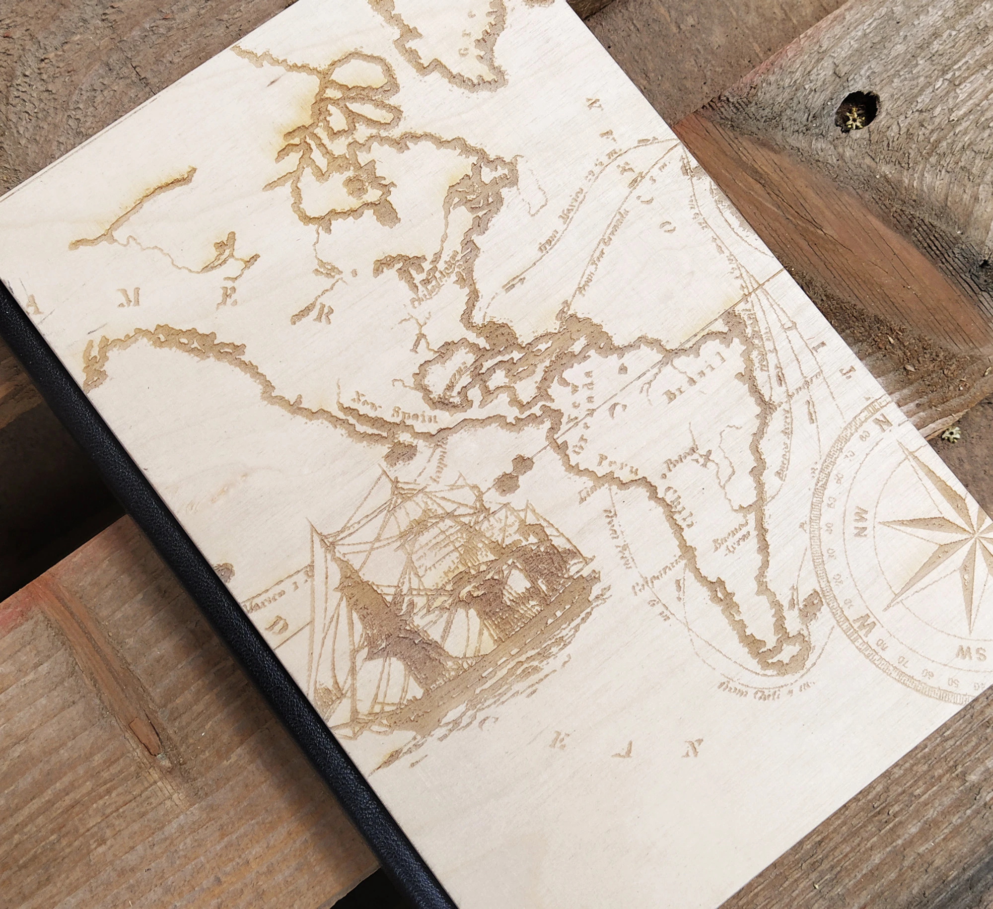 Луксозен тефтер с дървени корици - Карта