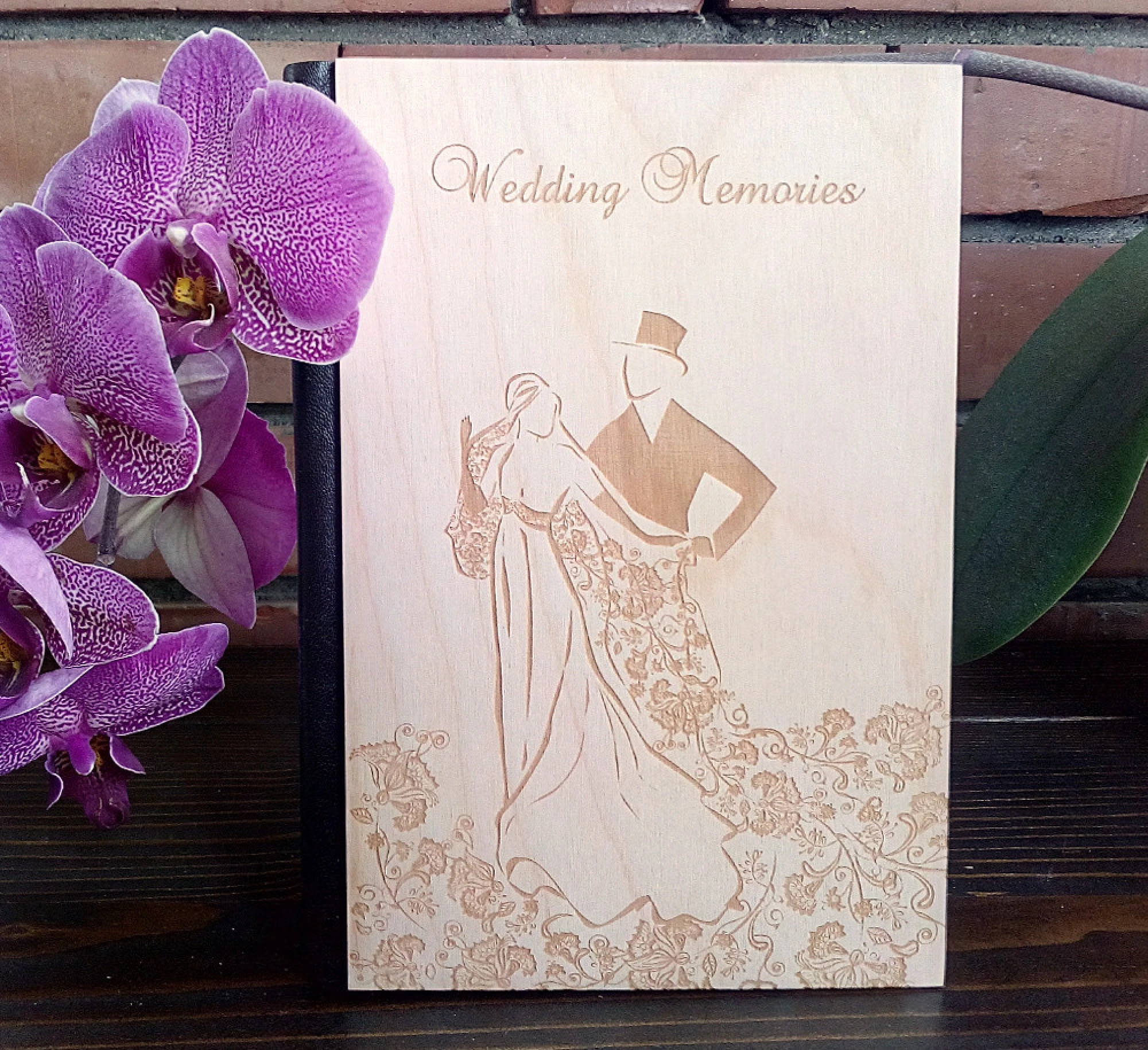 Луксозен тефтер с дървени корици - Сватбена книга