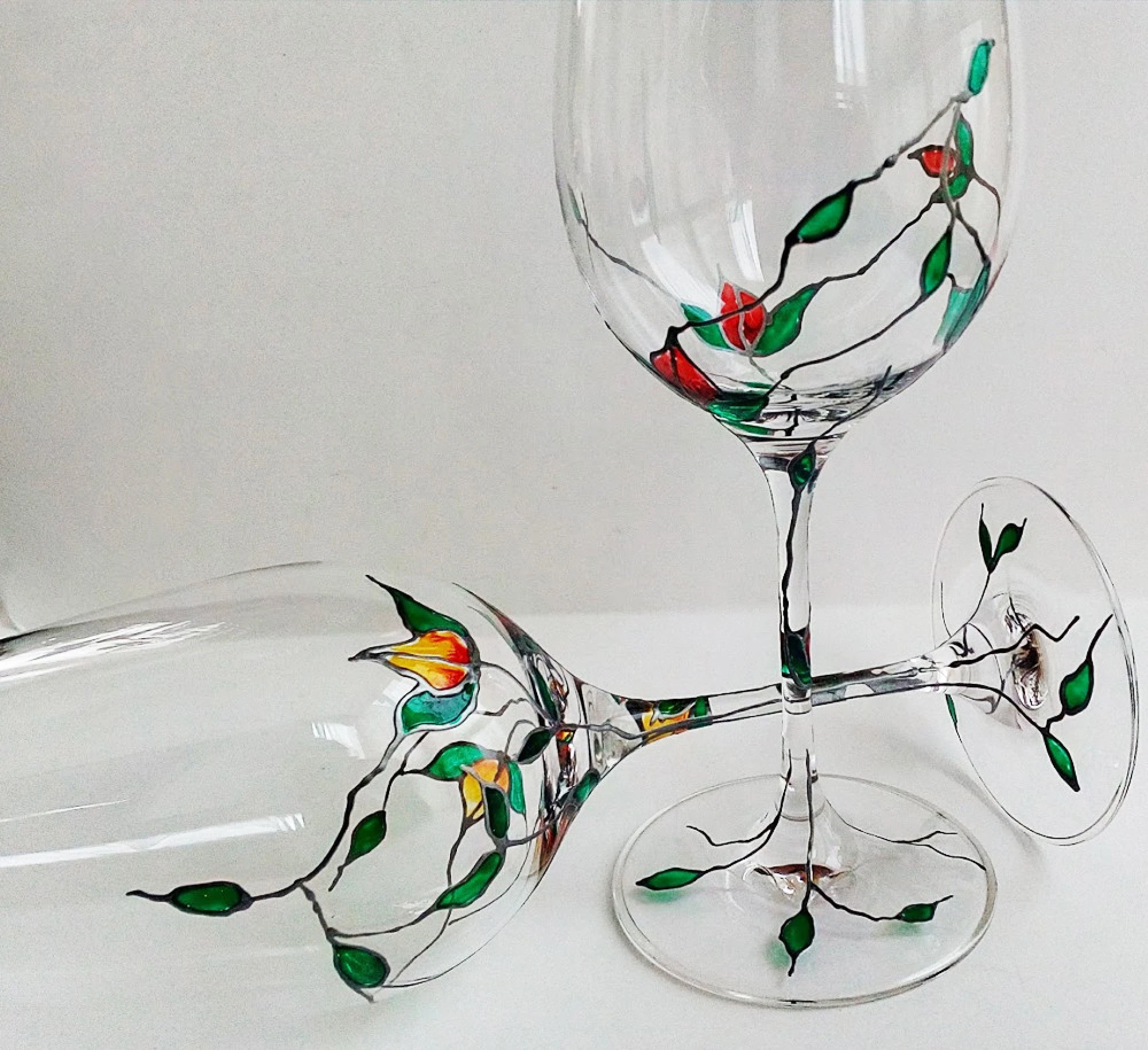 Рисувани чаши за вино - Нежни листа