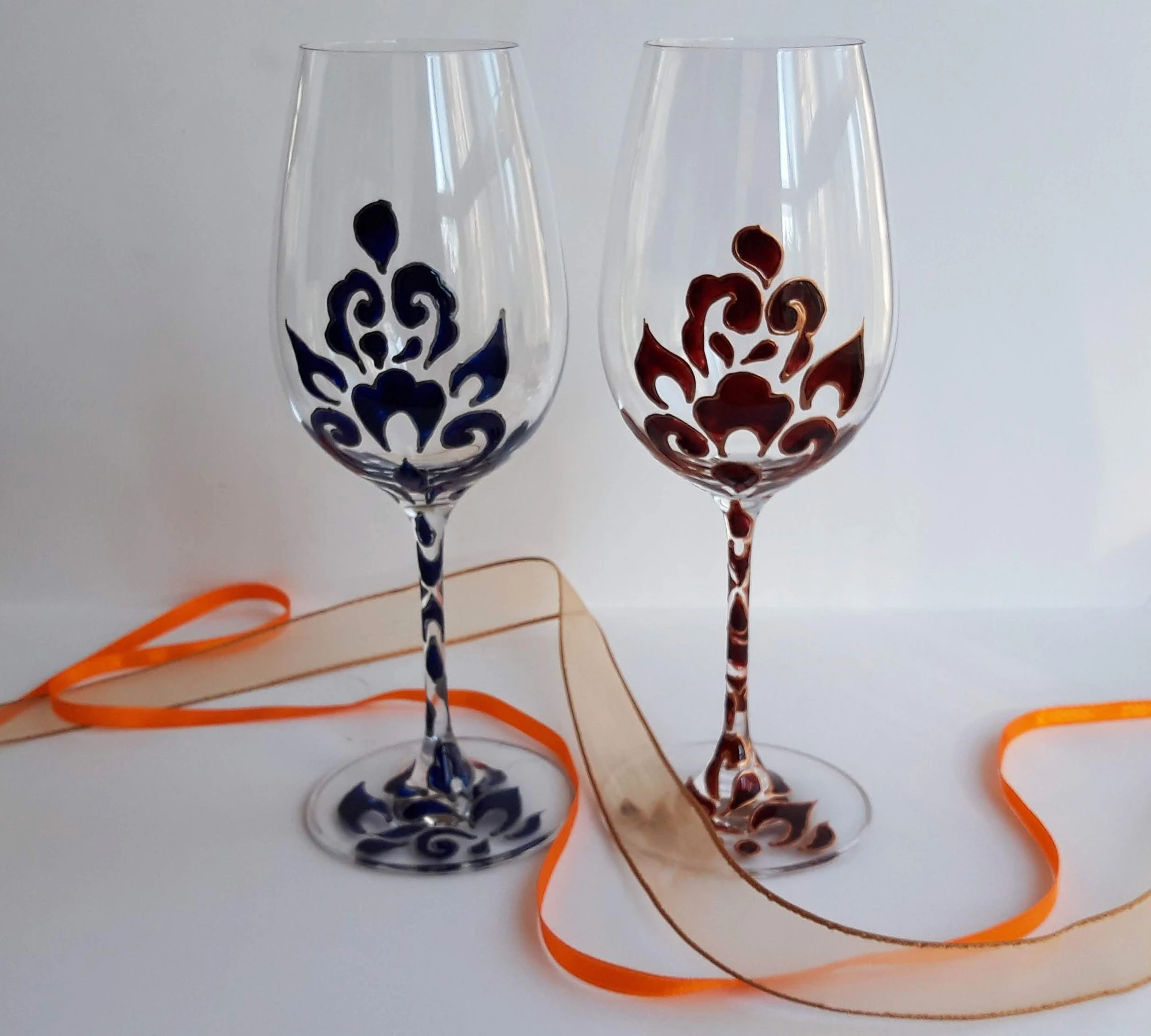 Рисувани чаши за вино - Роял