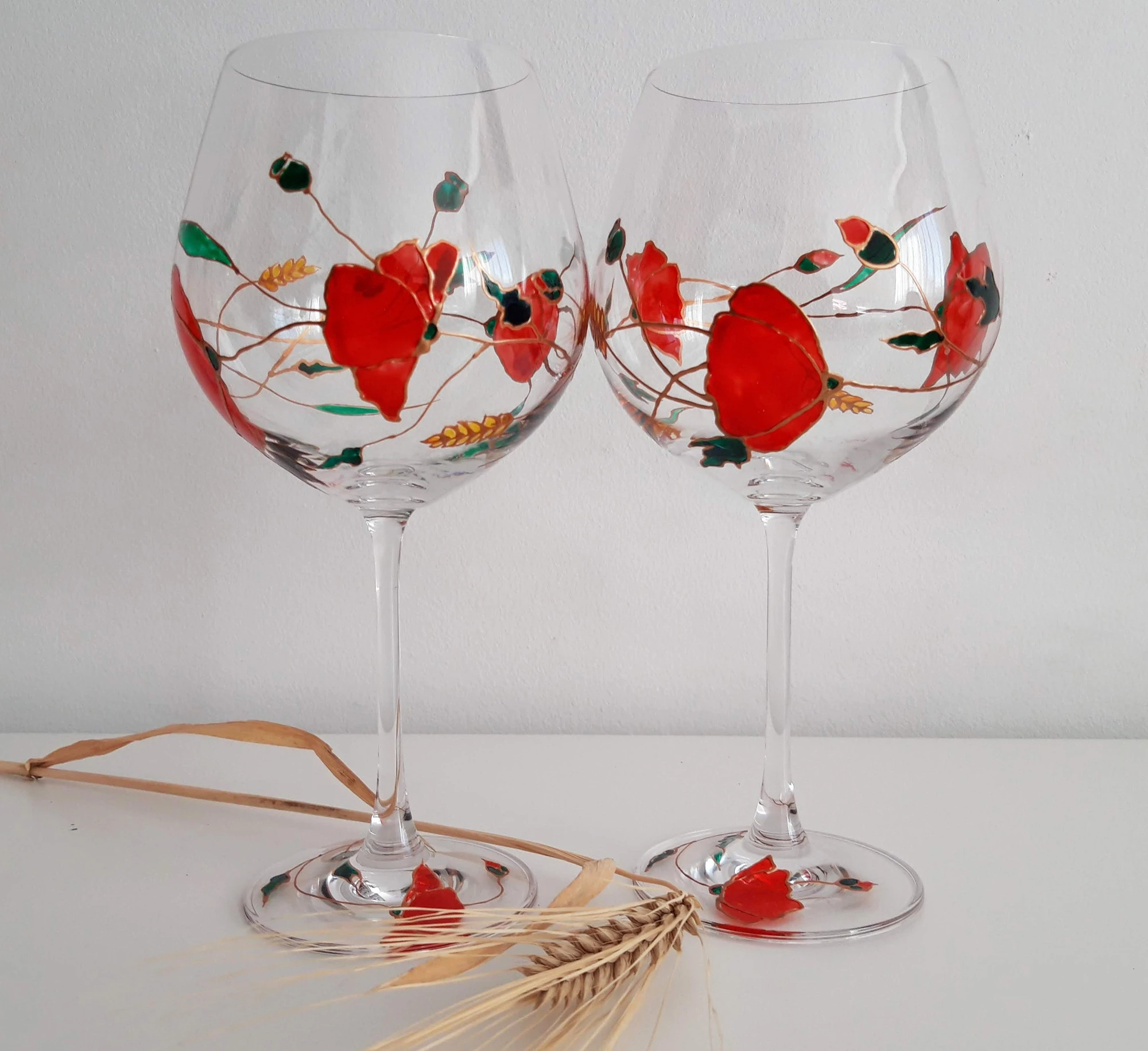 Ръчно рисувани чаши за вино - Макове
