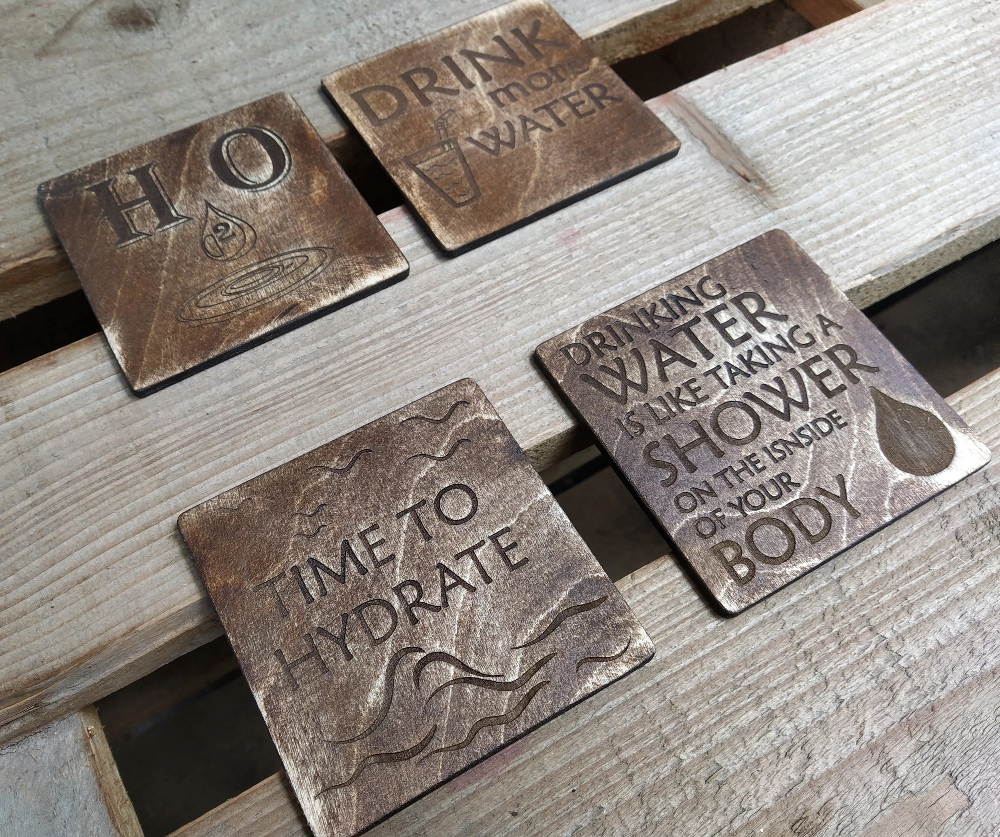 Подложки за чаши за вода