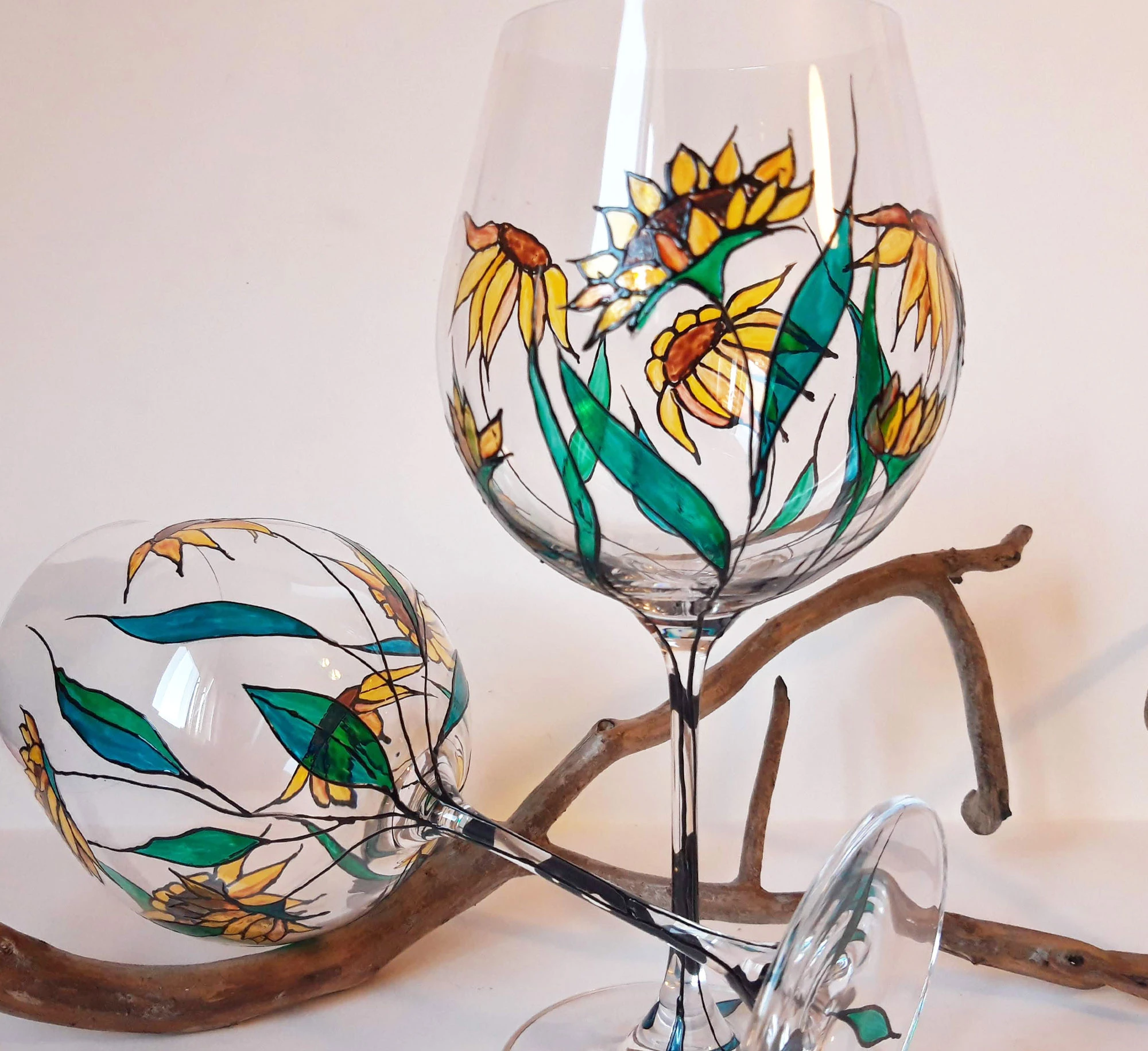 Ръчно рисувани чаши за вино - Слънчогледи