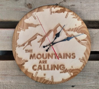 Гравиран, дървен часовник за стена - 30 см.