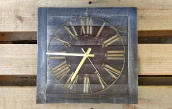 Дървен часовник за стена