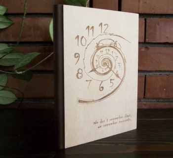 Луксозен тефтер с дървени корици - Време