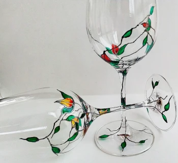 Рисувани чаши за вино - Нежни листа