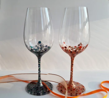 Рисувани чаши за вино - Балончета