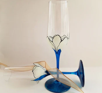 Ръчно рисувани чаши за вино - Синьо и бяло