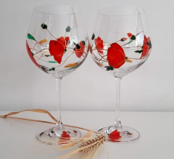 Ръчно рисувани чаши за вино - Макове